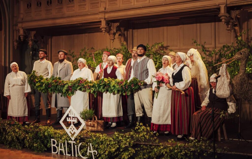 Etnogrāfiskais ansamblis “Rikava” – izcilības balvas folklorā saņēmējs