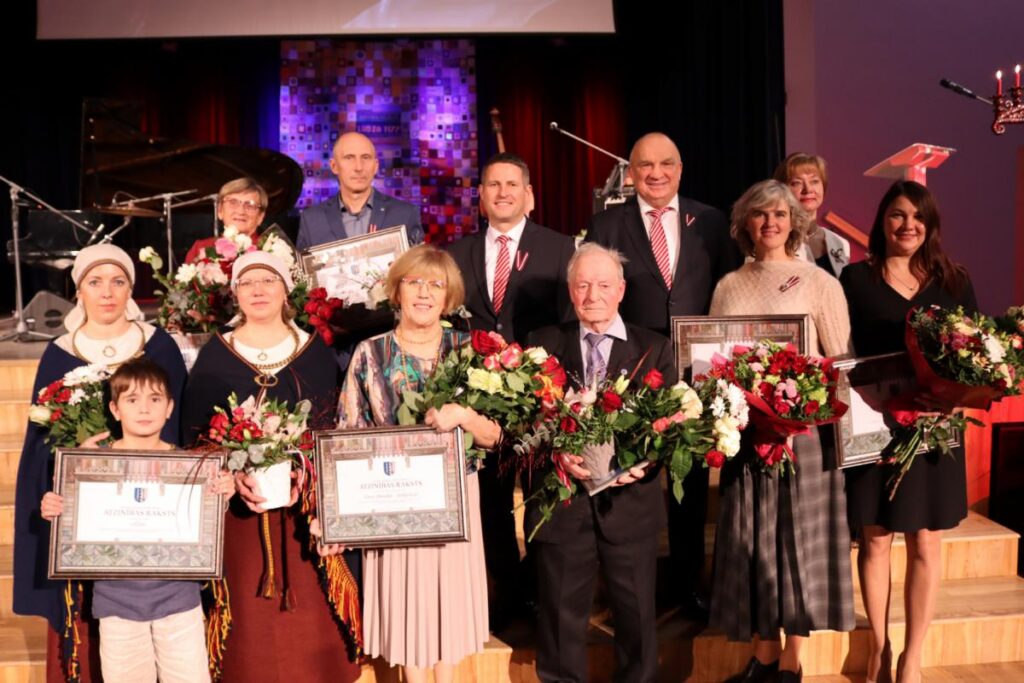 Valsts svētkos pasniegts apbalvojums “Ludzas novada Goda pilsonis” un pašvaldības Atzinības raksti