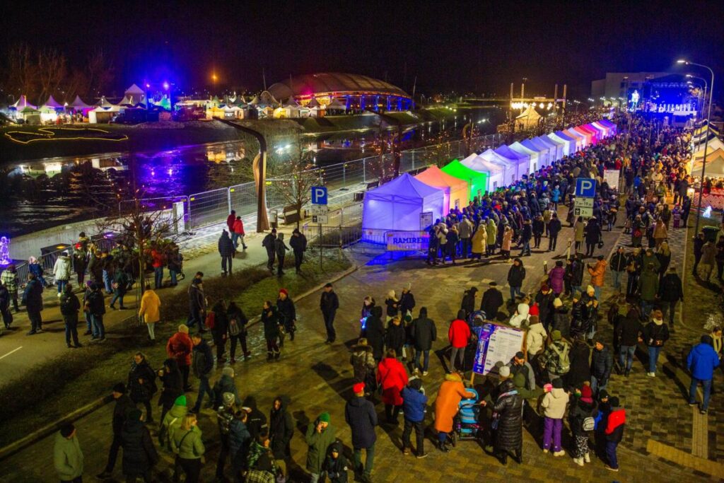 ZEMGALE: Gatavojas ledus skulptūru festivālam
