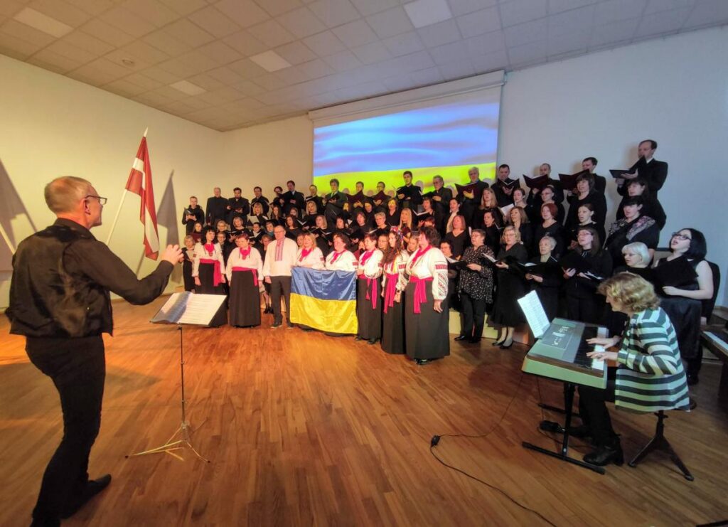 Kopkoris izdzied “Saule. Pērkons. Daugava” Ukrainas atbalstam