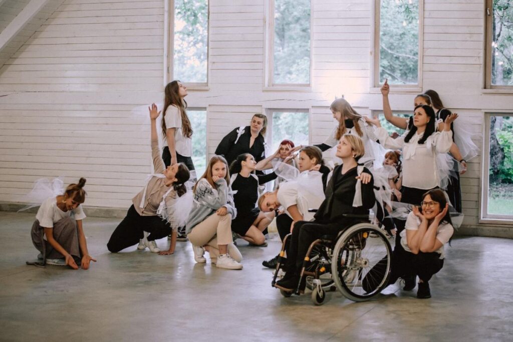 Noslēdzies laikmetīgās dejas projekts “VELIES un CELIES”