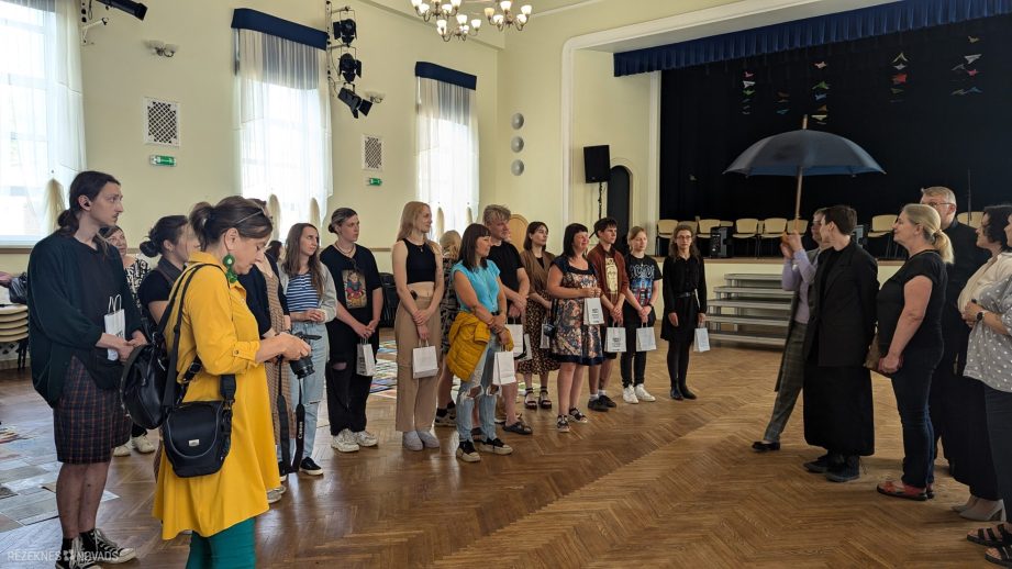 Mākslas plenērā 16 studenti atklāj Viļānu identitāti
