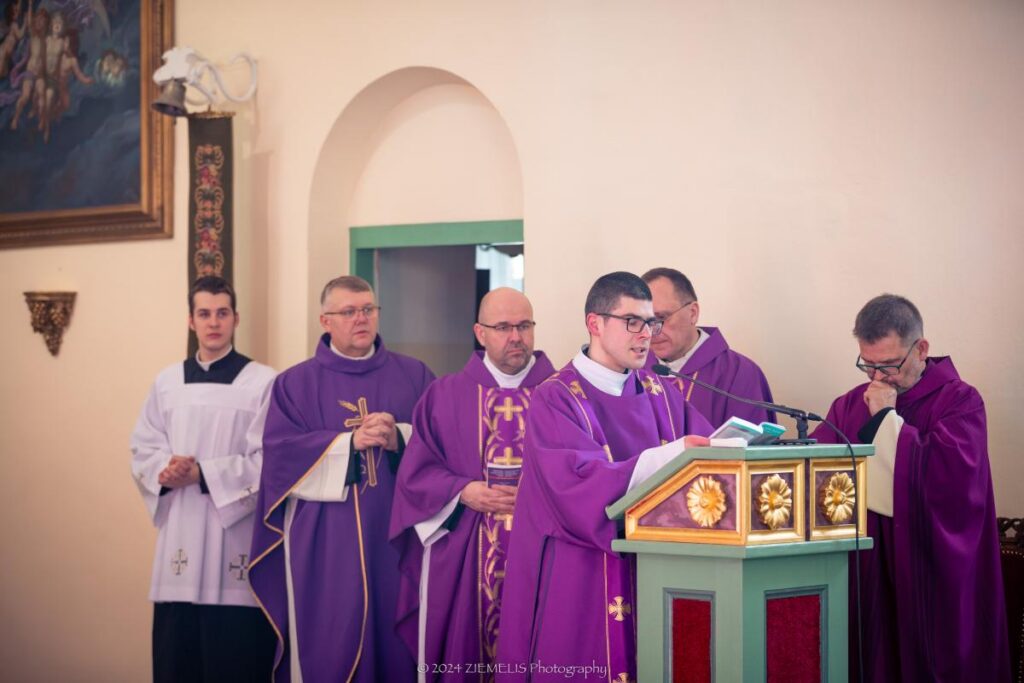 Viļānos notika dievkalpojums par godu Mariāņu kongregācijas simtgadei