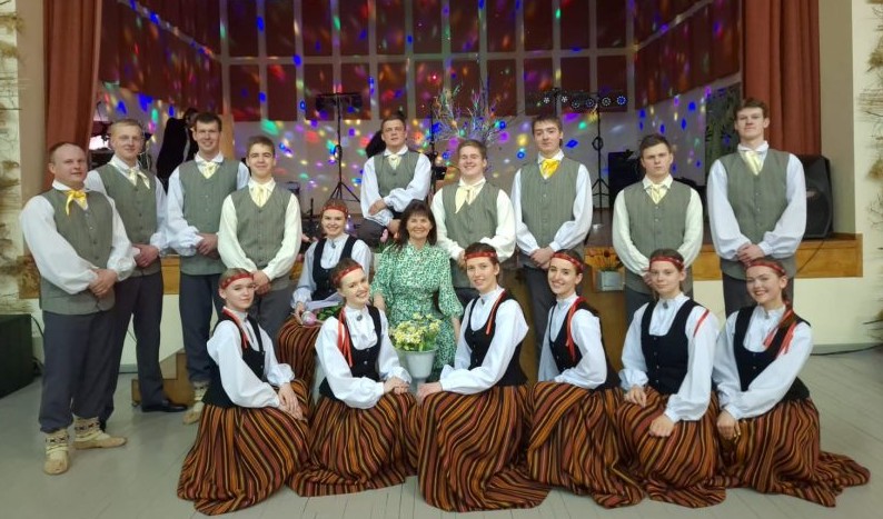 Jauni tērpi Nautrēnu amatierkolektīviem