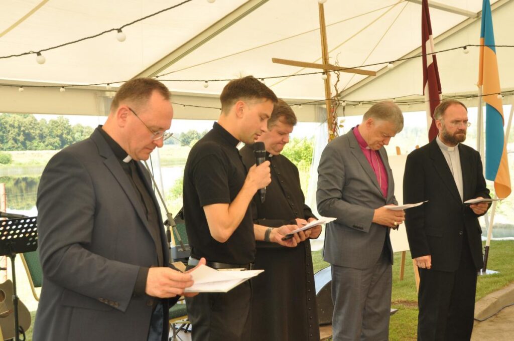 Lūgšanu brokastīs ziedoja Preiļu slimnīcai un lūdzās par mieru