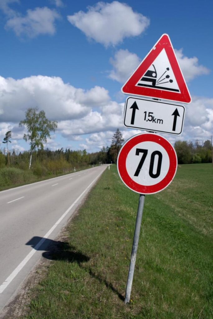 Par ceļazīmēm uz valsts reģionālā autoceļa posmā Preiļi–Rudzāti