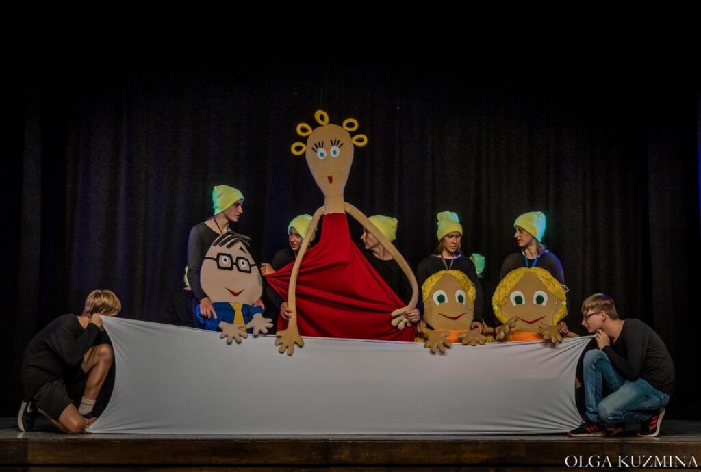 Lietuvā rādīja divas izrādes
