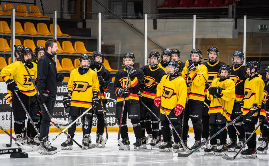 Latvijas hokeja izlases treneri viesojās Daugavpils Sporta skolā