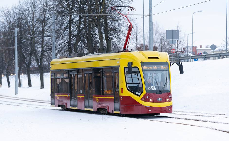 Daugavpilī kursē 4. maršruta tramvajs