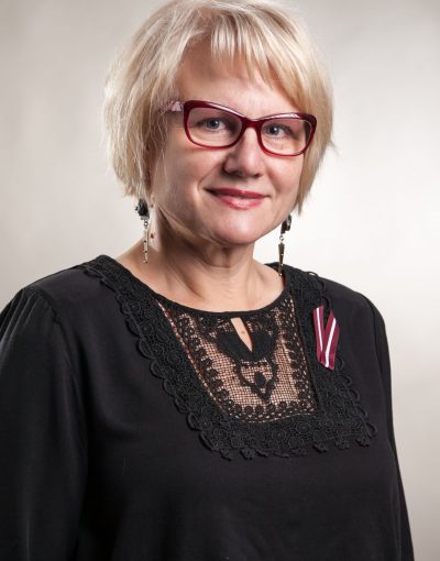 LATGALE: Par mūža ieguldījumu izglītībā godina divas Latgales pedagoģes