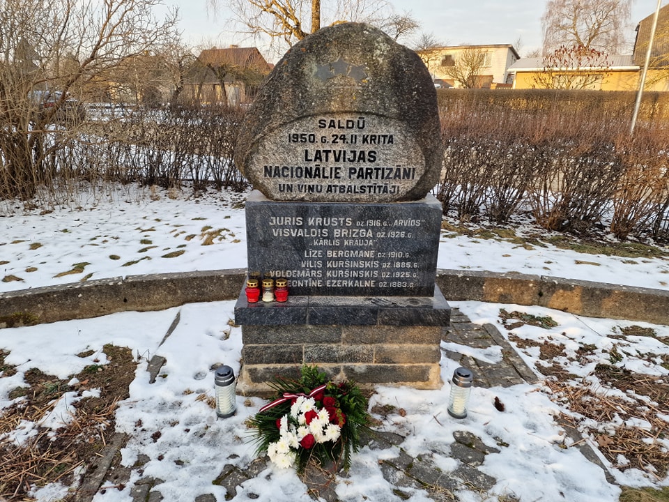 KURZEME: Piemin nacionālos partizānus