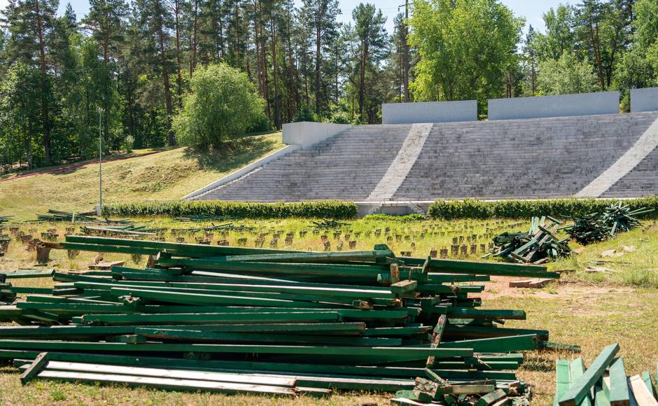 Stropos sākušies estrādes labiekārtošanas darbi