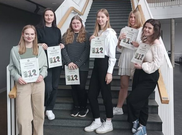 VUGD apbalvoja MIKC “Daugavpils dizaina un mākslas vidusskola “Saules skola”” audzēknes