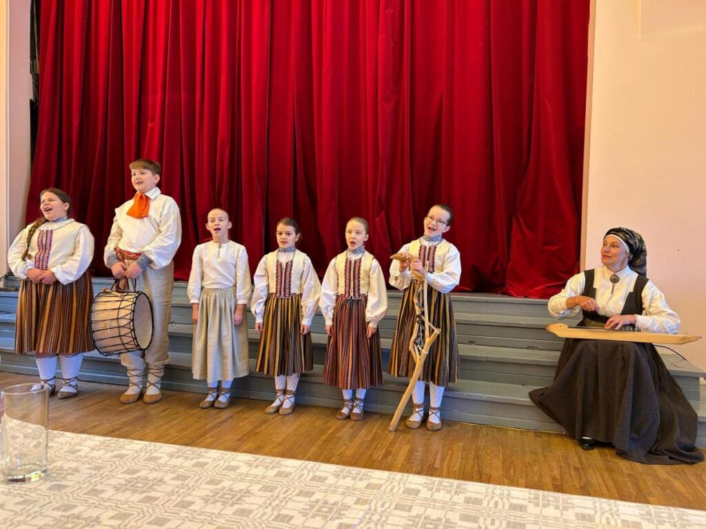 KURZEME: “Dziesmu dziedu, kāda bija” Viduskursā