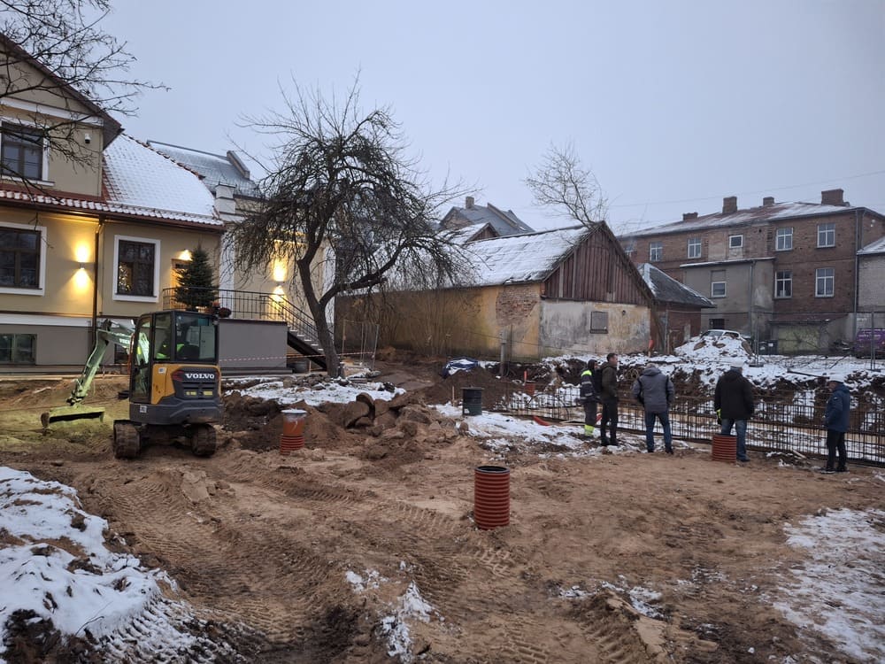 KURZEME: Ziema aptur Saldus vēsturiskā centra pārbūvi