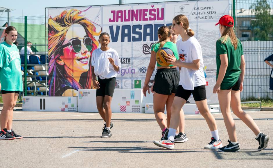 Jaunieši aicināti piedalīties “Jauniešu vasara 2026” pirmajā posmā