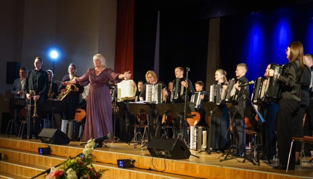 Naujenes Mūzikas un mākslas skolai – 35 gadi