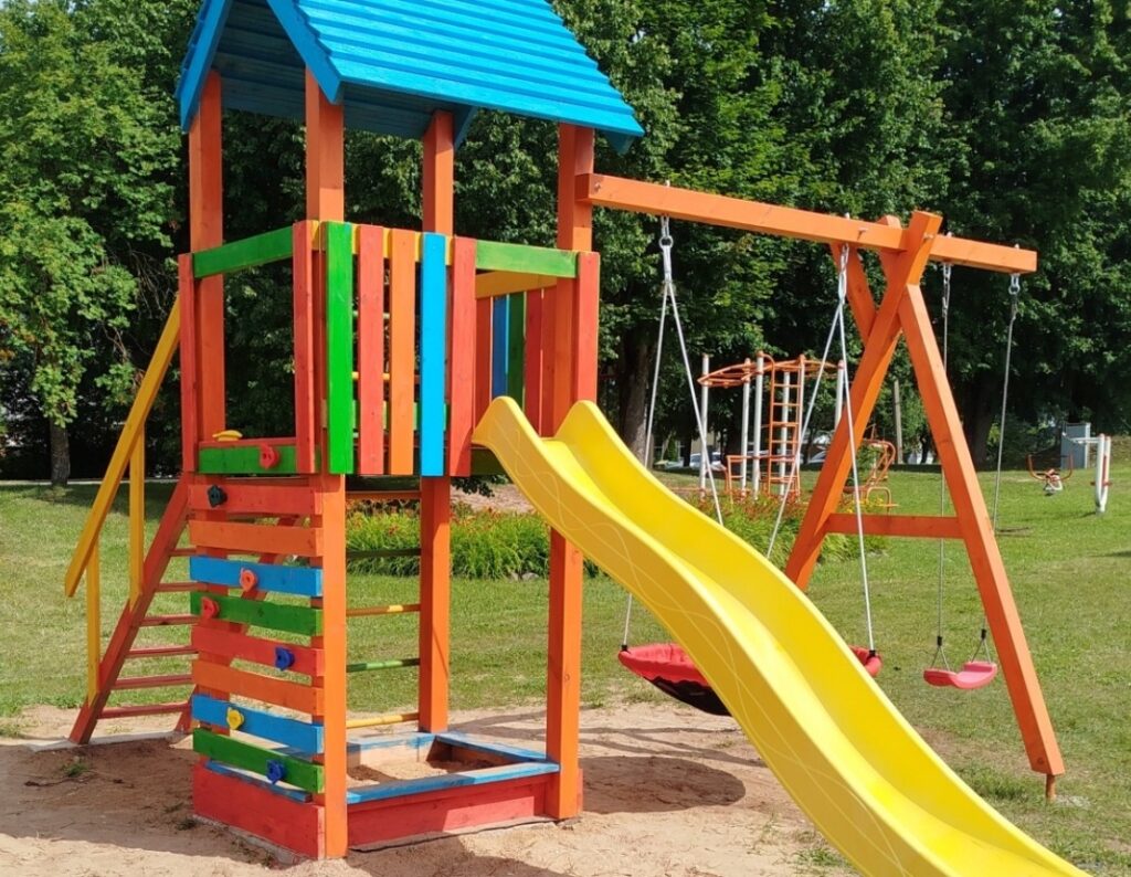 Atjaunots rotaļu laukums Robežniekos